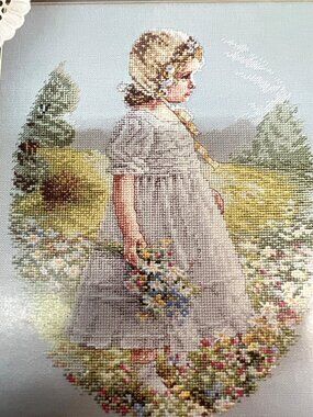 The Daisy Girl Cross Stitch Pattern 117w X 150h 14/18 Count Chart